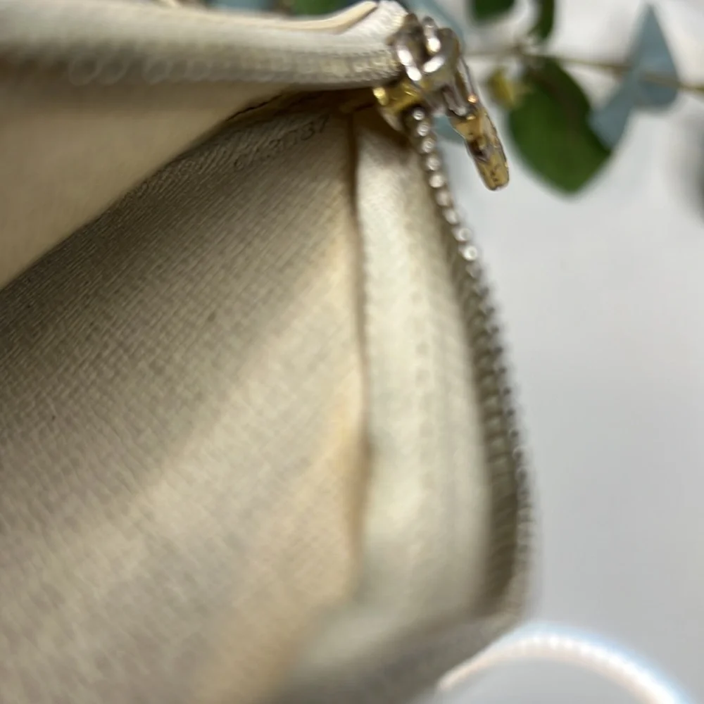 LOUIS VUITTON DAMIER AZUL COATED CANVAS COIN POUCH - Picture 4 of 5